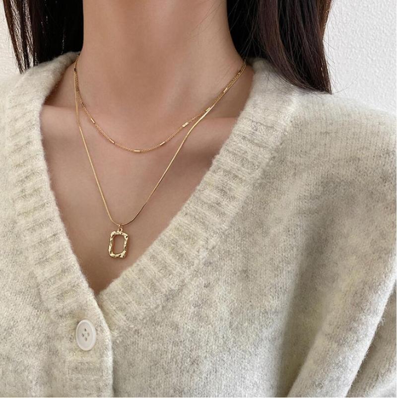 

Simple Hollow Square Pendant Necklace For Women Couples Net Trend Jewelry Light Luxury Double Layers Sweater Chain SAN347 Chains
