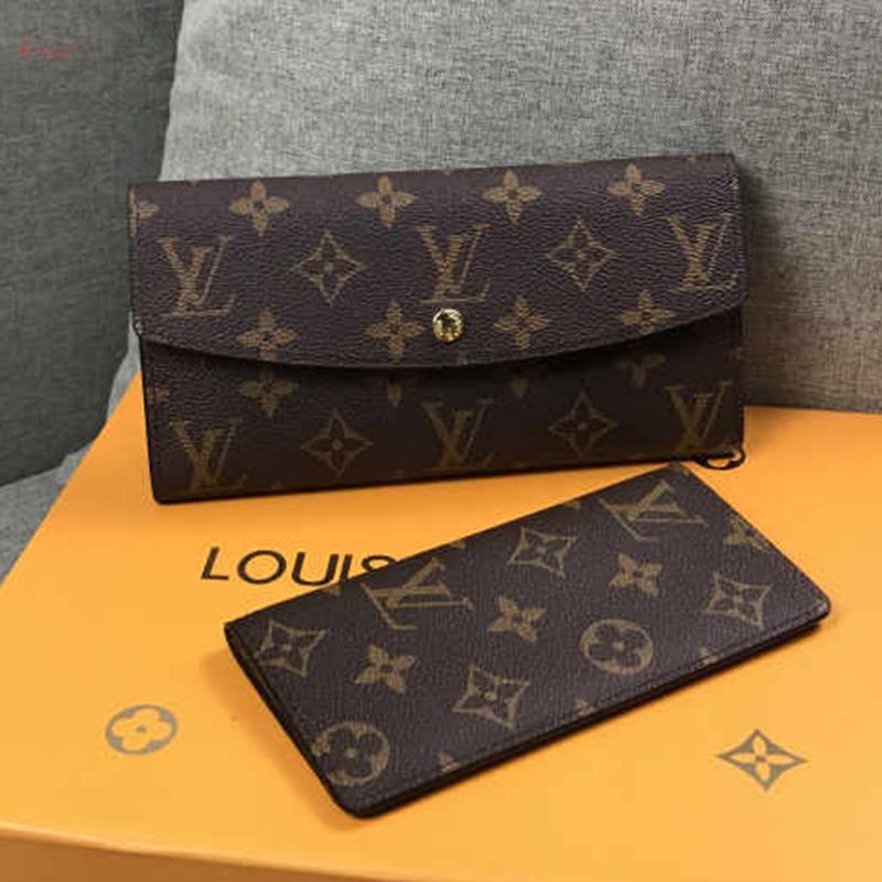 

LVLOUISVITTON Women Luxurys Designers Bags 2021 Functional beautifully designed wallet made of soft canvas Lined