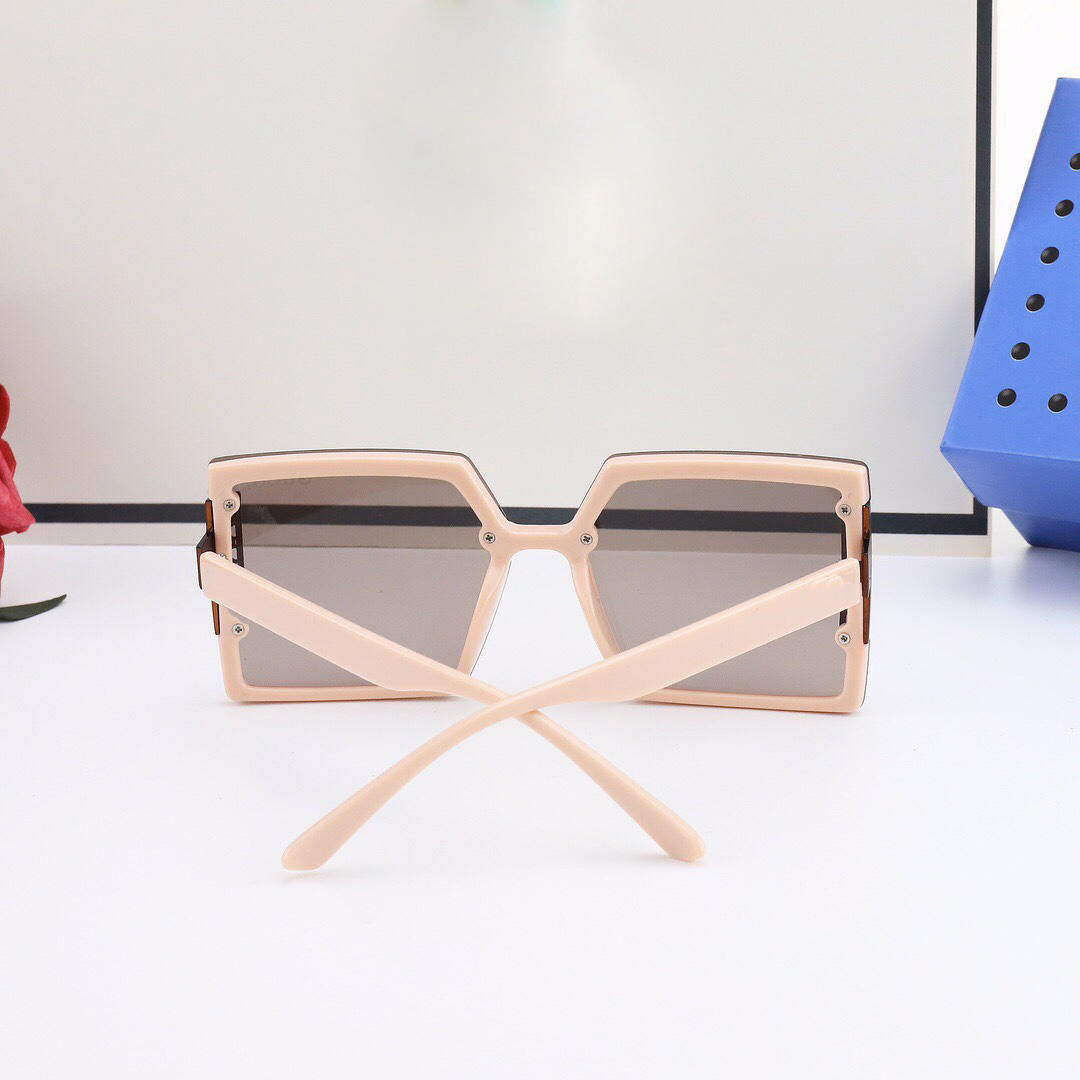 

1-2 Sunglasses European and American super frame temperament black female big face was thin net celebrity street shooting wild trend, White;black