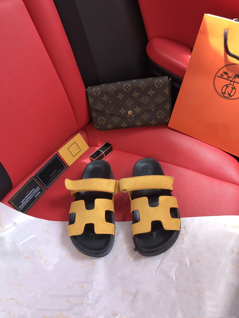 

Wholesale Two styles of 2021h one line with casual thick soles for holiday beach sandals and slippers Luxurysss designersss shoes yw, Black
