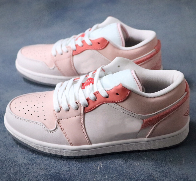 

2021 1 1S Low SE Honey Peach Basketball Shoes Pink Velvet Ladies Sport Sneakers Women Lovely Outdoor Shoe DM5443-666 Size 36-45