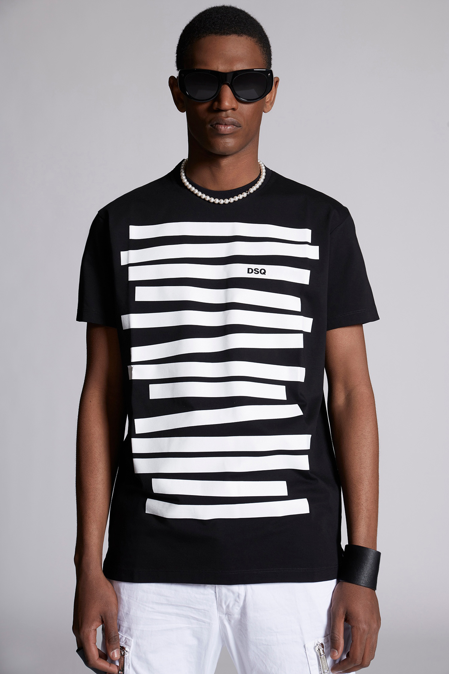 

DSQ Glassified T-Shirt Mens Designer T Shirts Black White Men Summer Fashion Casual Street T-shirt Tops Short Sleeve Size M-XXXL 6858