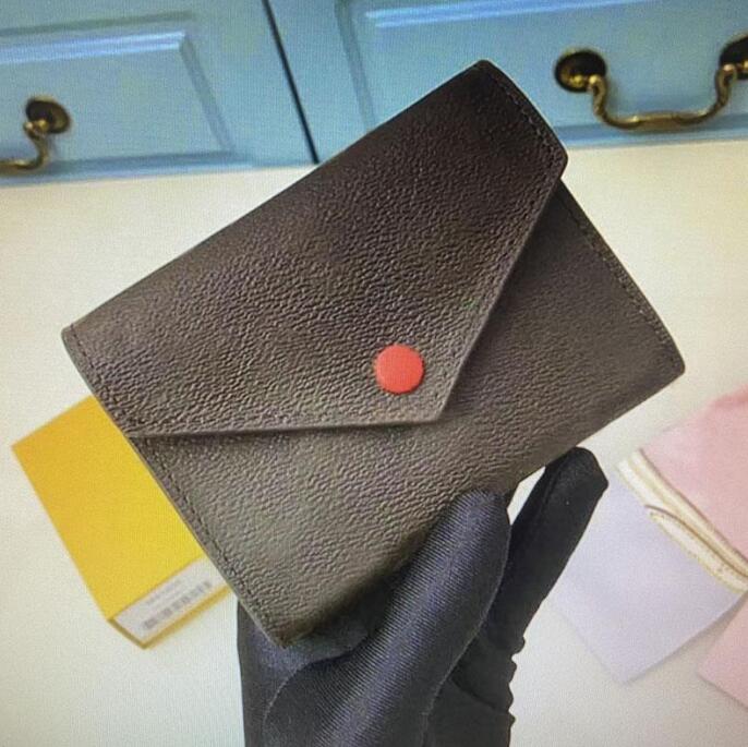 

Classic VICTORINE Emilie Button Women Short Wallets Fashion Shows Exotic Leather Pouch Round Coin Purse Card Holder M62472 M41938 M62360 -1, Brown plaid pink inside