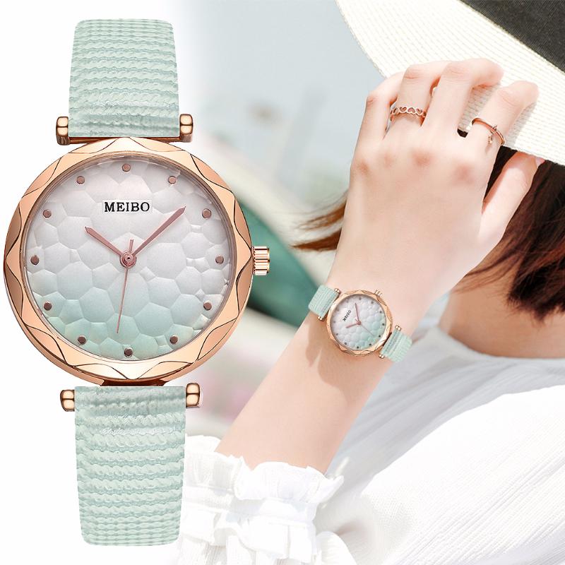 

Wristwatches Luxury Ladies Quartz Analog Watches Clock 2021 Women Watch Candy Leather Gradient Color Dial For Casual, White