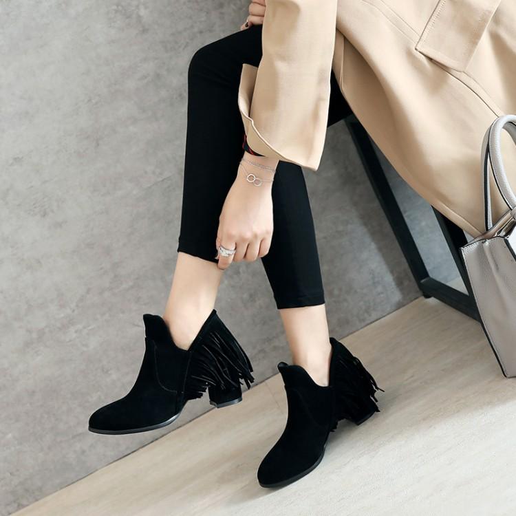 

Boots Big Size Ma'am Coarse Heel Short Pure Color Tassels Fashion Boot Barrel High, Black