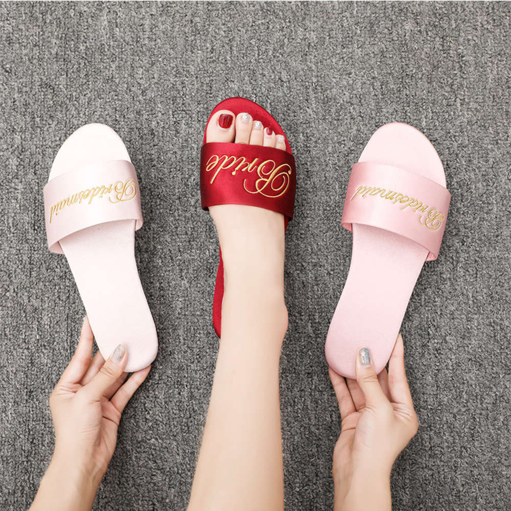 

Embroidered new Bridesmaid women's silk red slippers wedding Bridal morning gown with shoes, Black