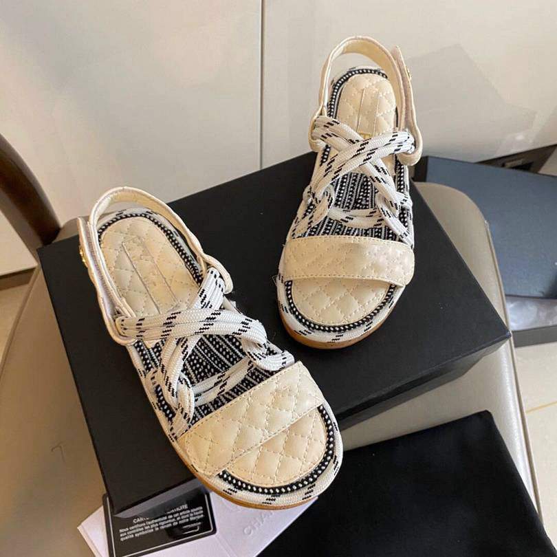 

70% Off Wholesale Flip-Flops Top Quality Genuine Leather Slippers Women's Sandals Fashion Shoes Winter Luxury Women Designers, Beige