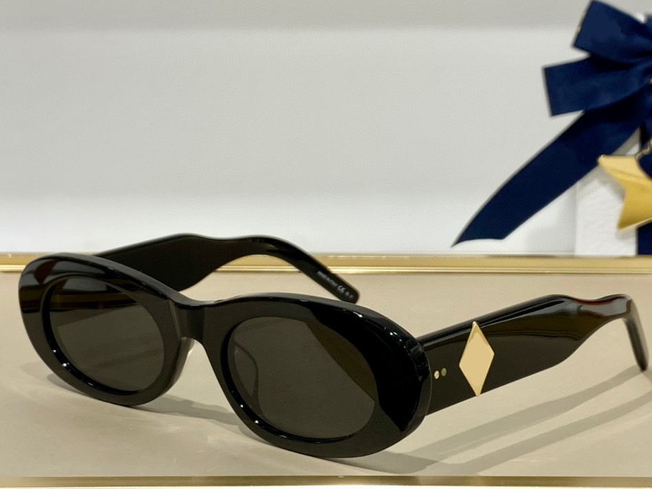 

Summer Sunglasses For Men Women BIoss Style Anti-Ultraviolet Retro Plate Oval Frame Fashion Eyeglasses Random Box