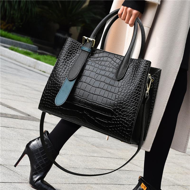 

Waist Bags 2021 Designer Genuine Leather Women Tote Luxury Shoulder Crocodile Purses Cow Handbags Colors, Sky blue