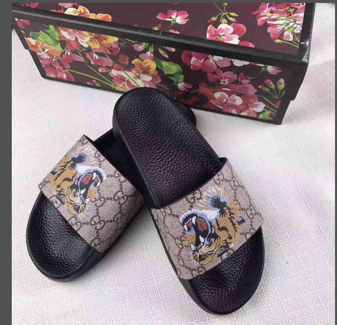 

men Shoes G7598 Beach Summer 2021 Fashion Sandals Woman Slide Sandals Ladies Flat Shoes Slip on Sandles Femme Designer size38-44, Black