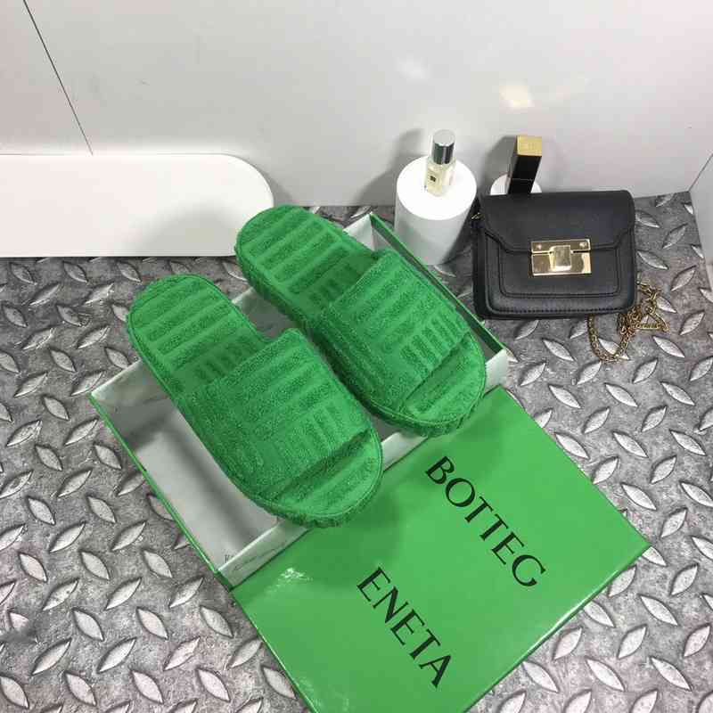 Chaussures pantoufles en laine nouvelle serviette à fond épais vert chaussures pour femmes portent des pantoufles plates, les mêmes que la sortie