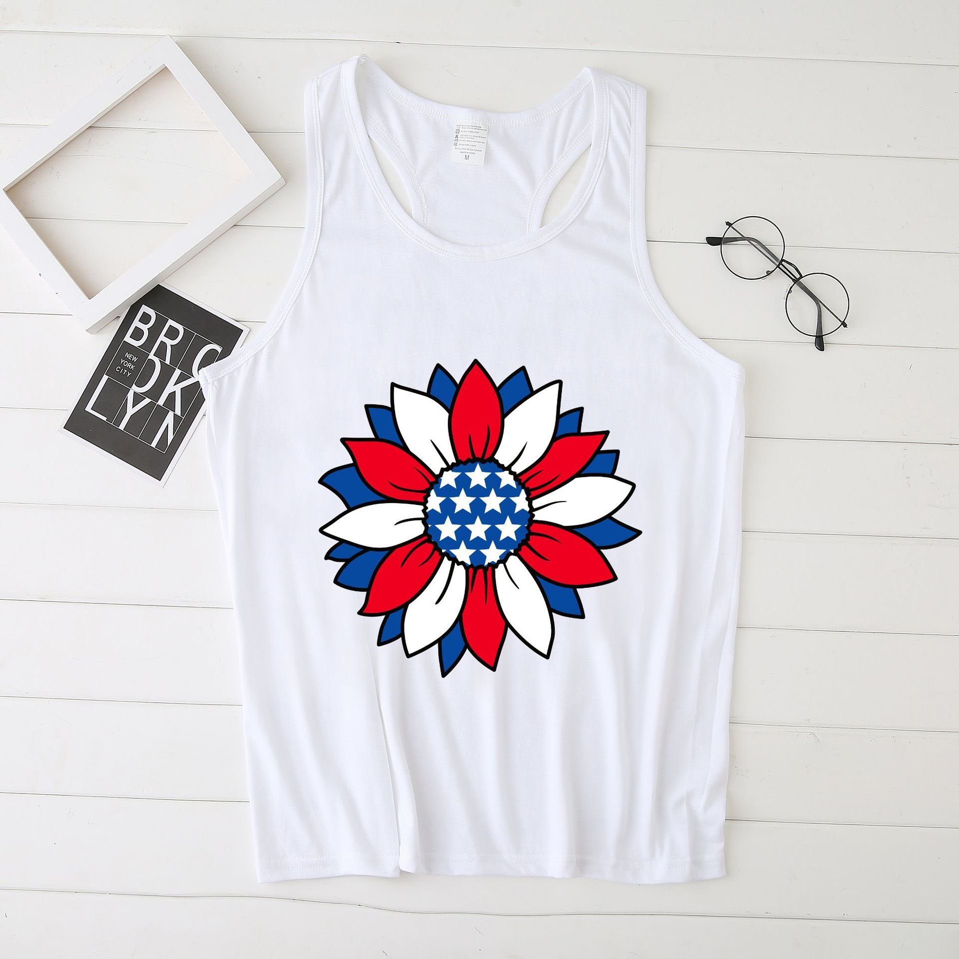 

2021 summer trend loose fashion floral print tank top, White