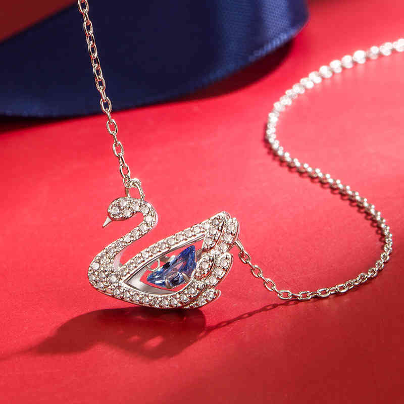 

suit Sterling Silver Hand catenary Clear CZ Charm BeadZhishijia Blue Necklace inlaid with Swarovski Red Crystal Swan necklace and clavicle c