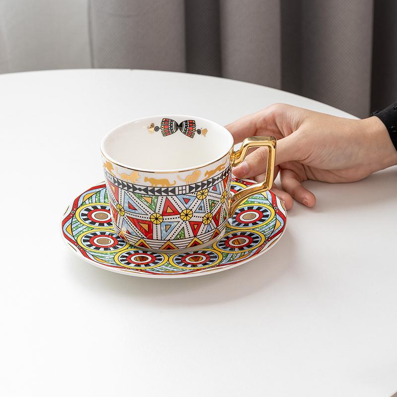 

Cups & Saucers European Luxury Coffee Cup And Saucer Set Travel Couple Aesthetic Mug Christmas Tazzine Caffe Ceramic 200ML