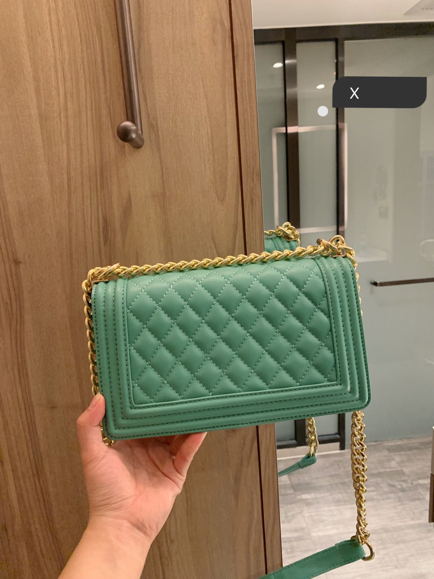 

Luxury Design lady's shoulder bag with diamond pattern badge decoration cross bag high quality personalized square bag 25cm, Black;red