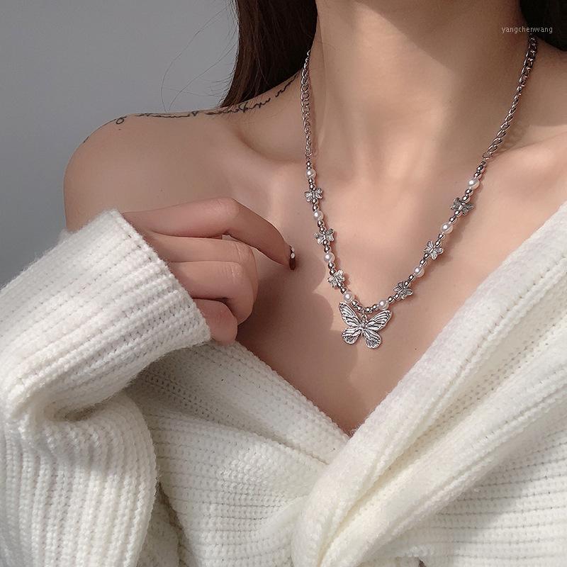 

Chains Fashion Vintage Punk Butterfly Pendant Necklace For Women Pearl Chain Choker Jewelry Hip Hop Goth Gothic Accessories