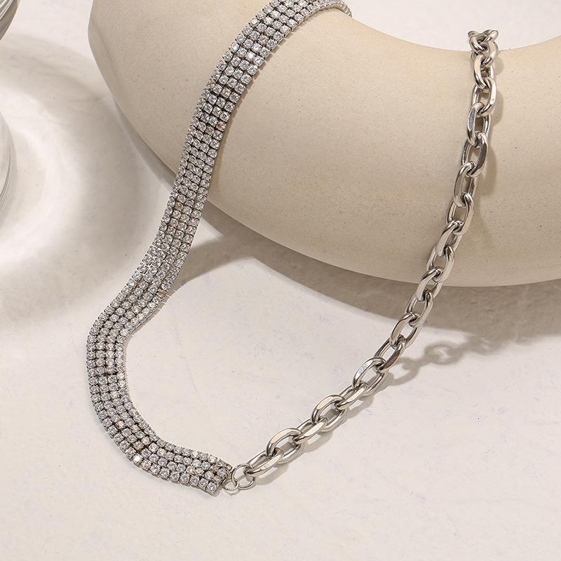 

Pendant Necklaces Personalized Rhinestone Titanium Steel Clavicle Chain Choker Necklace Female Temperament Short Women Men Jewelry