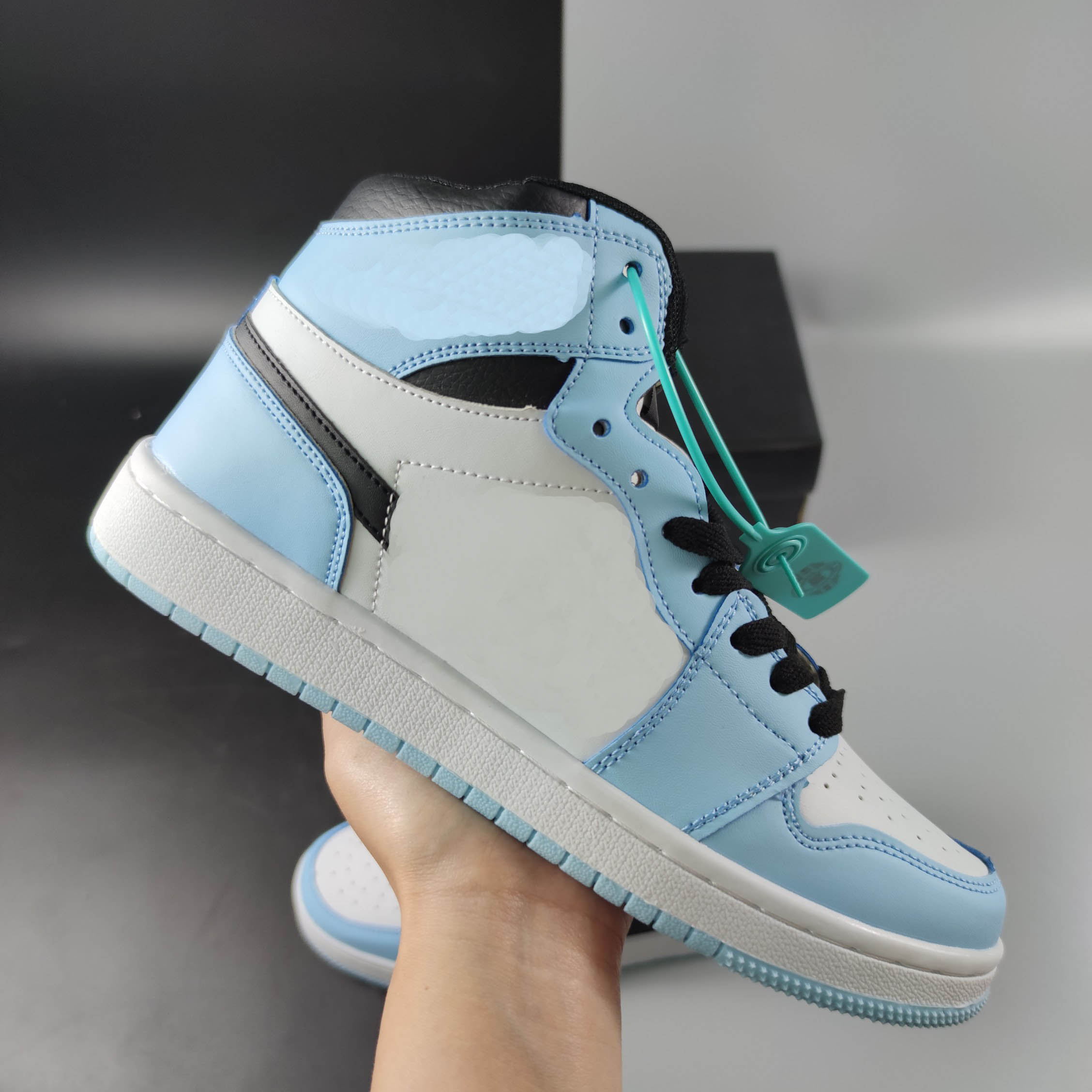 

1 1s silver Toe mens basketball shoes sneakers university blue light smoke grey chicago high dark mocha twist shadow royal men trainers, Black