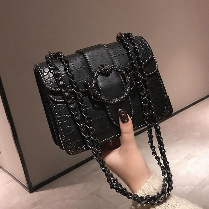 

2021 New womens handbag European and American version of retro crocodile pattern shoulder bag fashion chain crossbody bags, Black