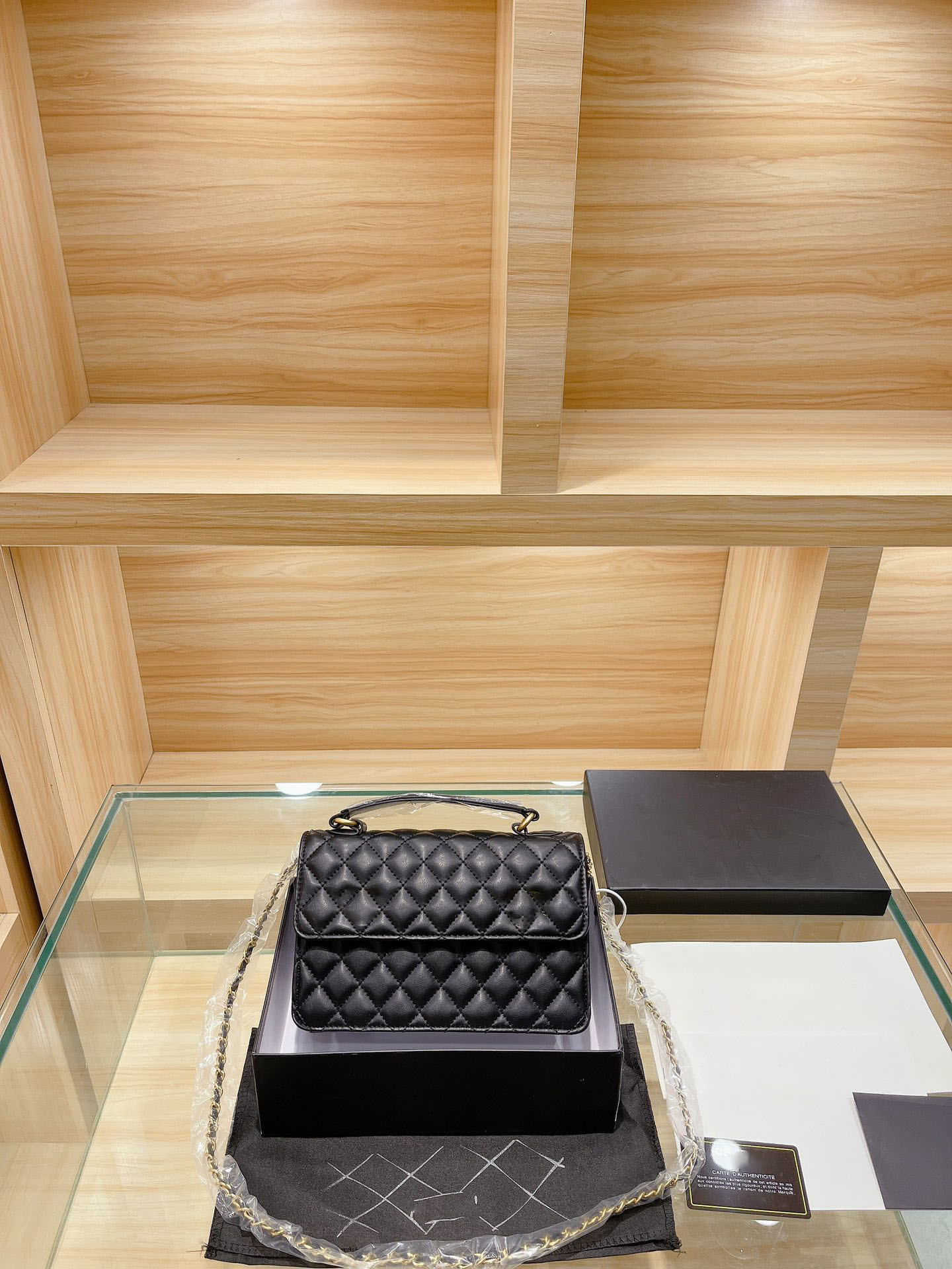 

The tasteful style of leather For mobile phones and headphones and other small fashion bags 23 15cm, Black