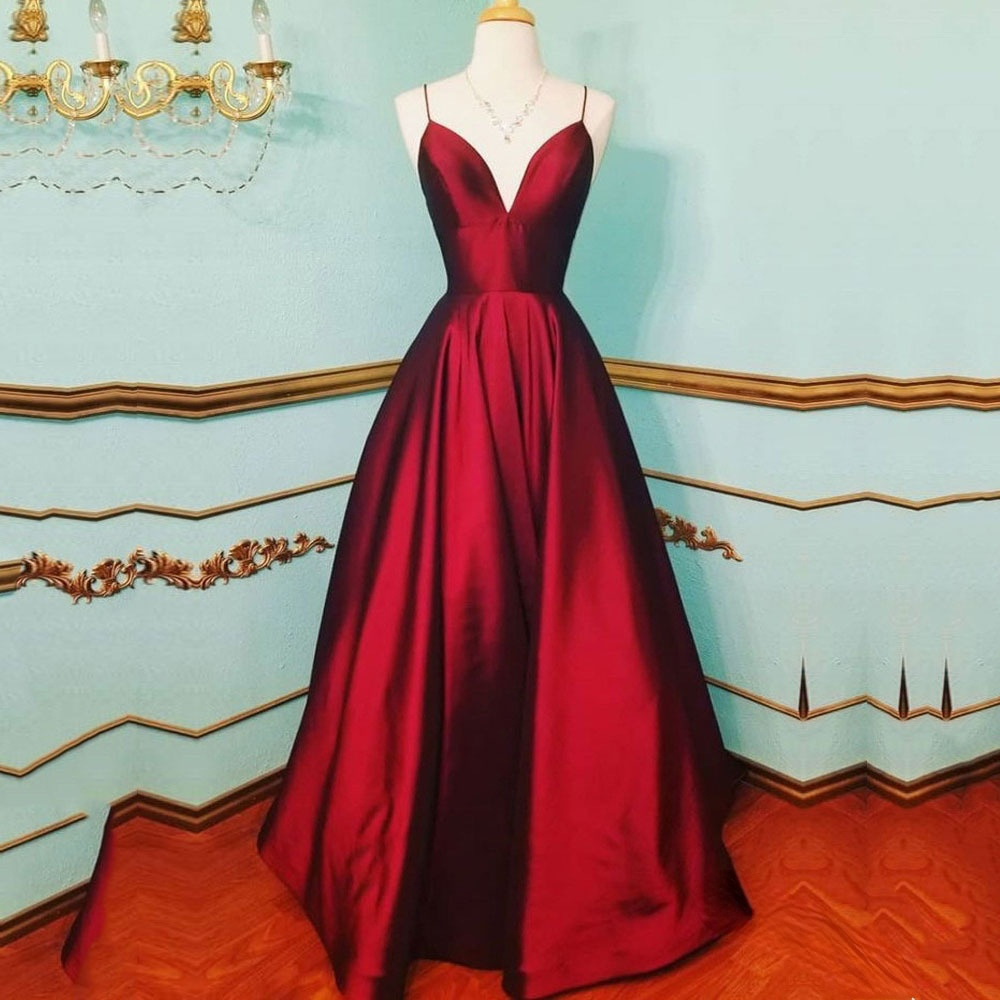 Bretelles spaghetti 2021 robes de soirée avec poches col en V profond Satin robes de soirée formelles balayage train longues robes de bal robe de
