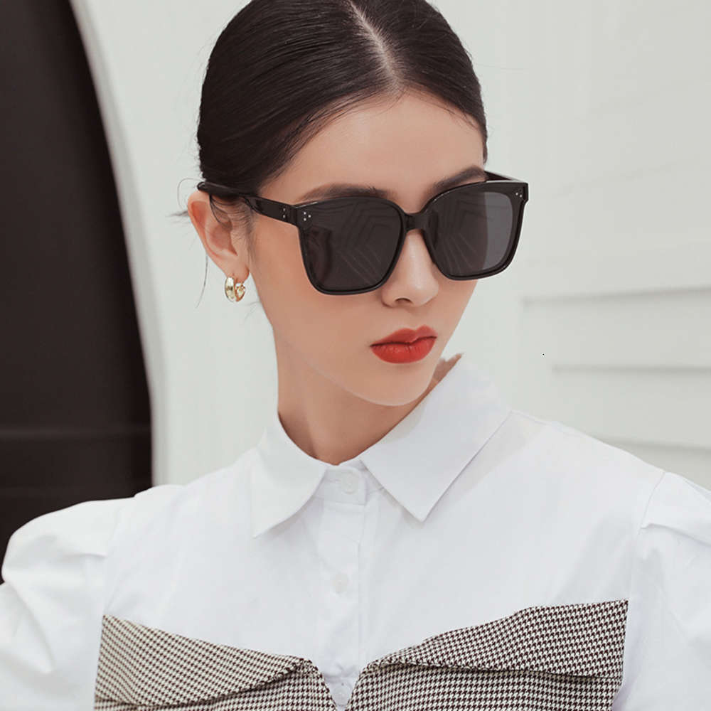 

W2233 Women Oversized Square Black Sunglass Polarized 2021