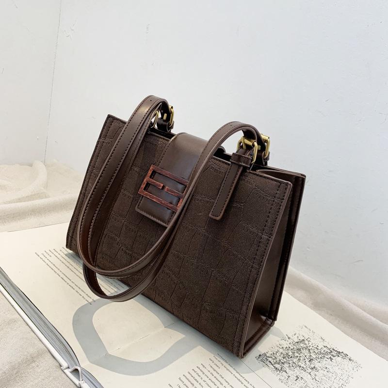 

Large-capacity underarm bag women's bag new 2021 fashion net red texture all-match ins shoulder, Black