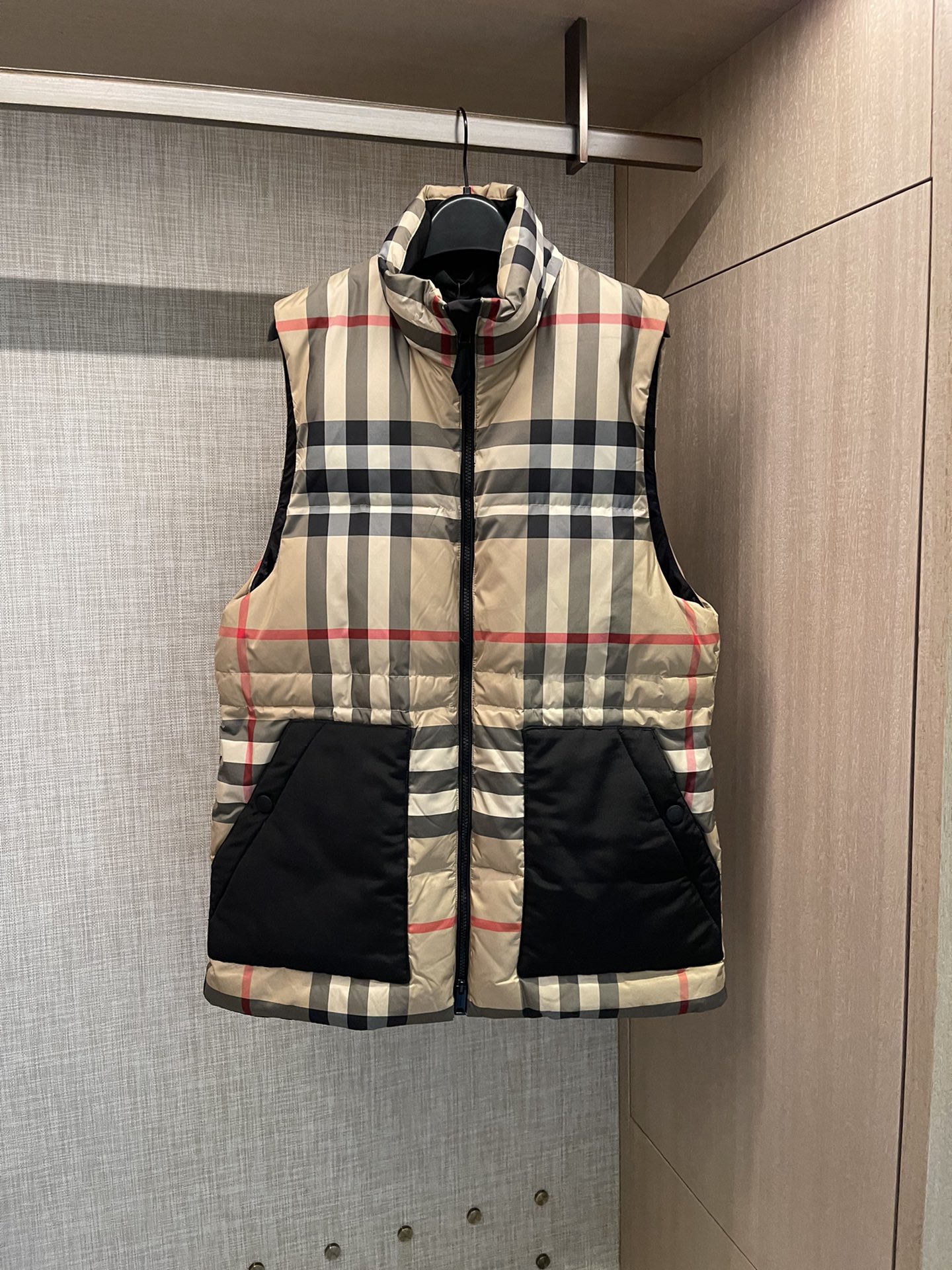 

Plaid color matching velvet Down Jacket Vest, Customize