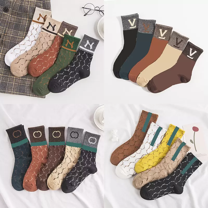

Classic Letter Men Women Socks Indoor Outdoor Casual Unisex Stockings 4 Pattern Breathable Cotton Couple Hosiery, As pic