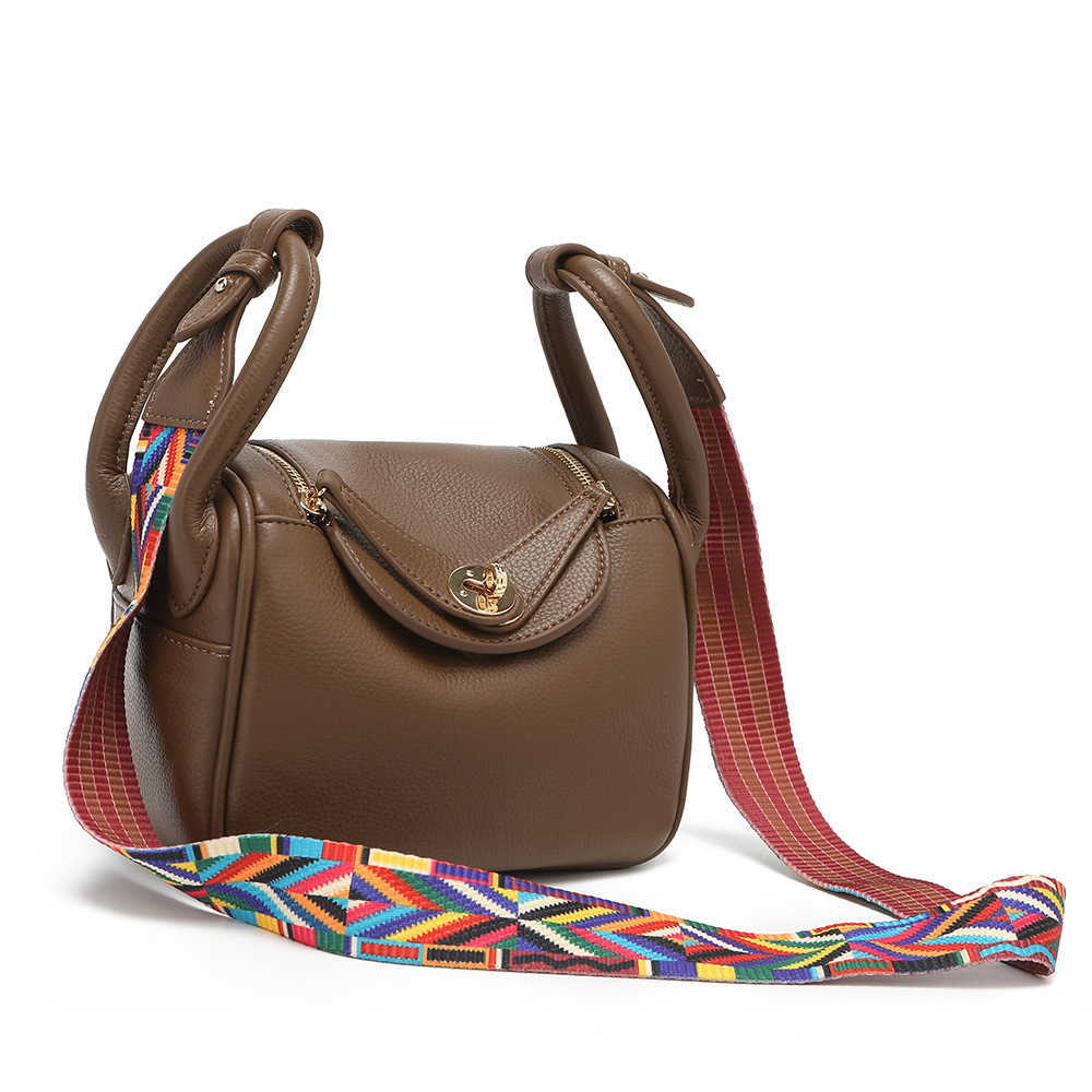 

Autumn and winter 2020 new popular fashion DILIN women's portable messenger high-end boutique bag, Wine
