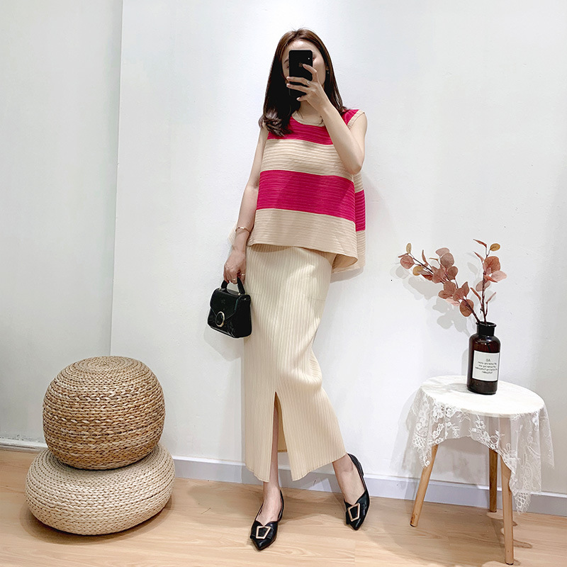 

2021 New Pleated Stripe Top Women's Summer Loose Fashion Color Matching T-shirt Aesthetic Clothing D336, Sky blue
