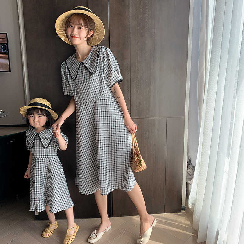 

Parent-child wear dress Summer girls doll collar plaid dress mommy and me clothes matching mother daughter clothes 210701, Pink