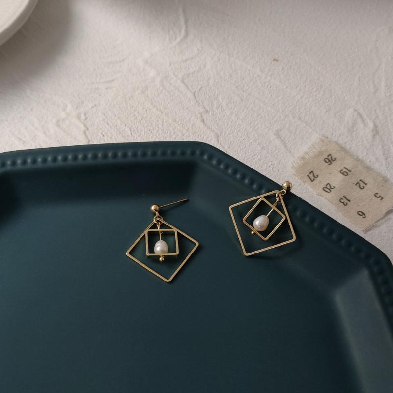 

Stud Luxury Jewelry Designers Gold Square Hanging Earrings Vintage Handmade Freshwater Pearl Dangle Drop For Women, Golden;silver