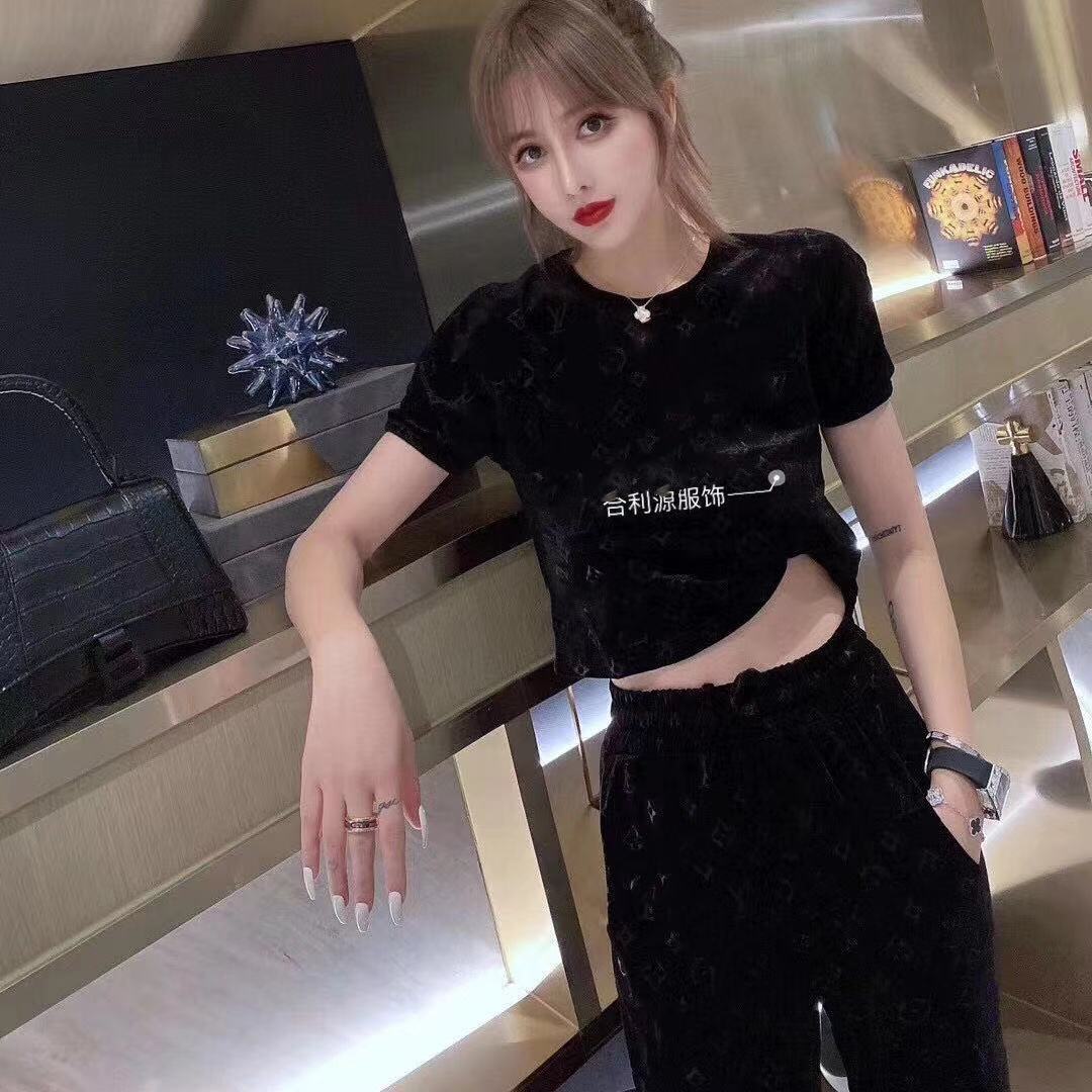 

Velvet suit female 2020 autumn/winter new fashion suit female Korean version crop midriff thin casual base two-piece set, White