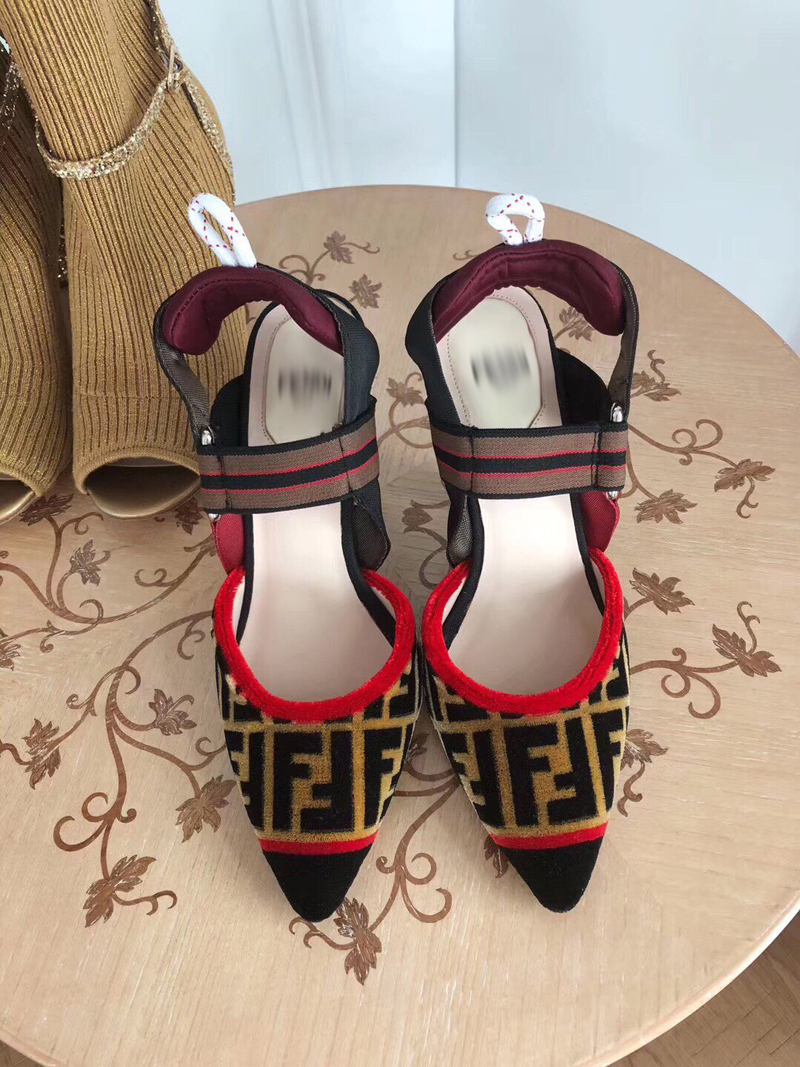 

2023 Fashion Women Luxurys Designers Shoes Designer Sandals Womens Luxury High Heels Sandal Dress Shoess With Box Size 35-41 -K326, Split