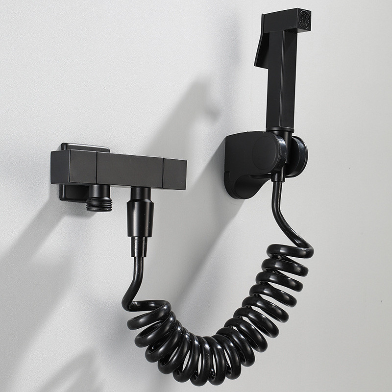 

2021 New Hand Held Sprayer Douche Toilet Kit Black Brass Square Shattaf Shower Head Copper Vae Set Jet Bidet Faucet Jgka