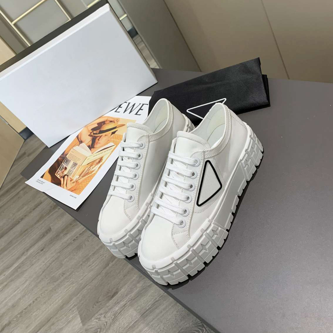 

rubber platform women men casual shoes sneaker inspired by motocross tires defines the design of nylon gabardine sneakers this logo triangle decorate50 mm box