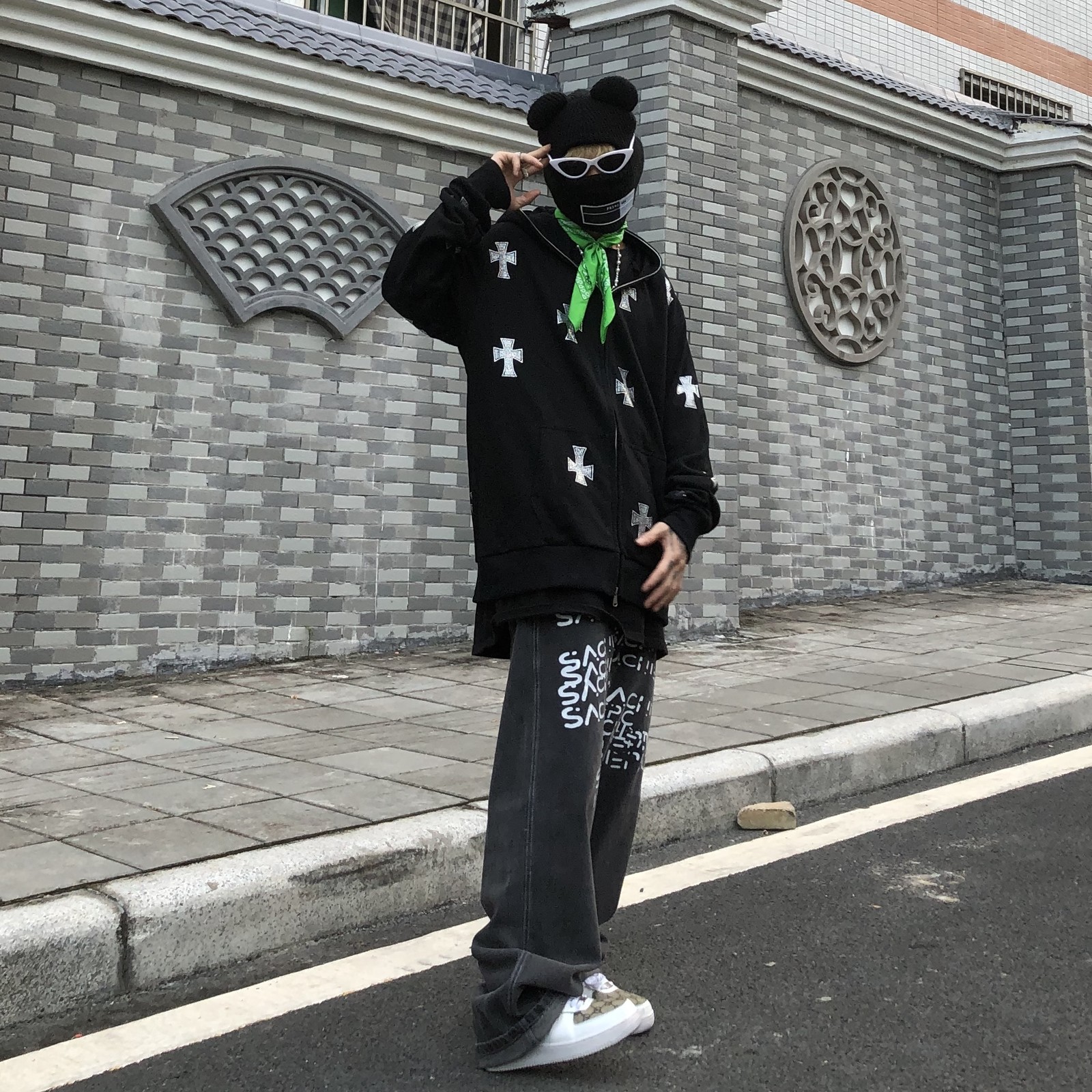 

Chrome Chromehearts Redeemer Diamond Cross Sweater Hot Drill Hoodie Cardigan Vertical and Horizontal Jacket Men's High Street Crowd, Black;brown