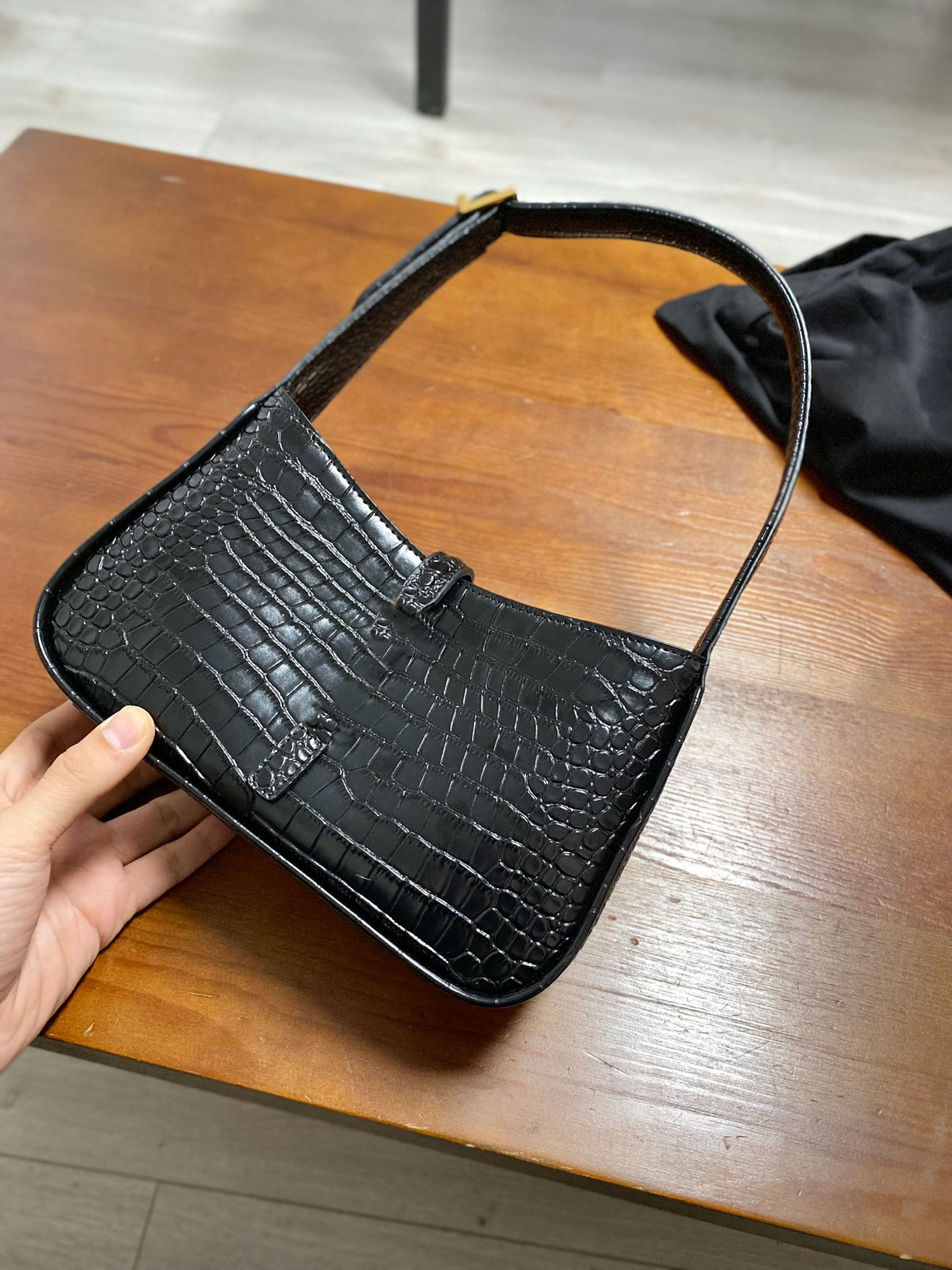 

2023 armpit Bags Classic velvet suede Leather furry le 5a7 Designer Handbags for Ladies Shoulder Bags Baguette Multi Color Fashion Bag wholesale, I need see other product