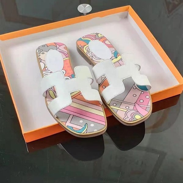 

Prad Design beautiful Womens Fashion Pearl Sandals lady Summer Casual Slippers Flip Flops luxurys sandy shoes size 35-42 mjk0003