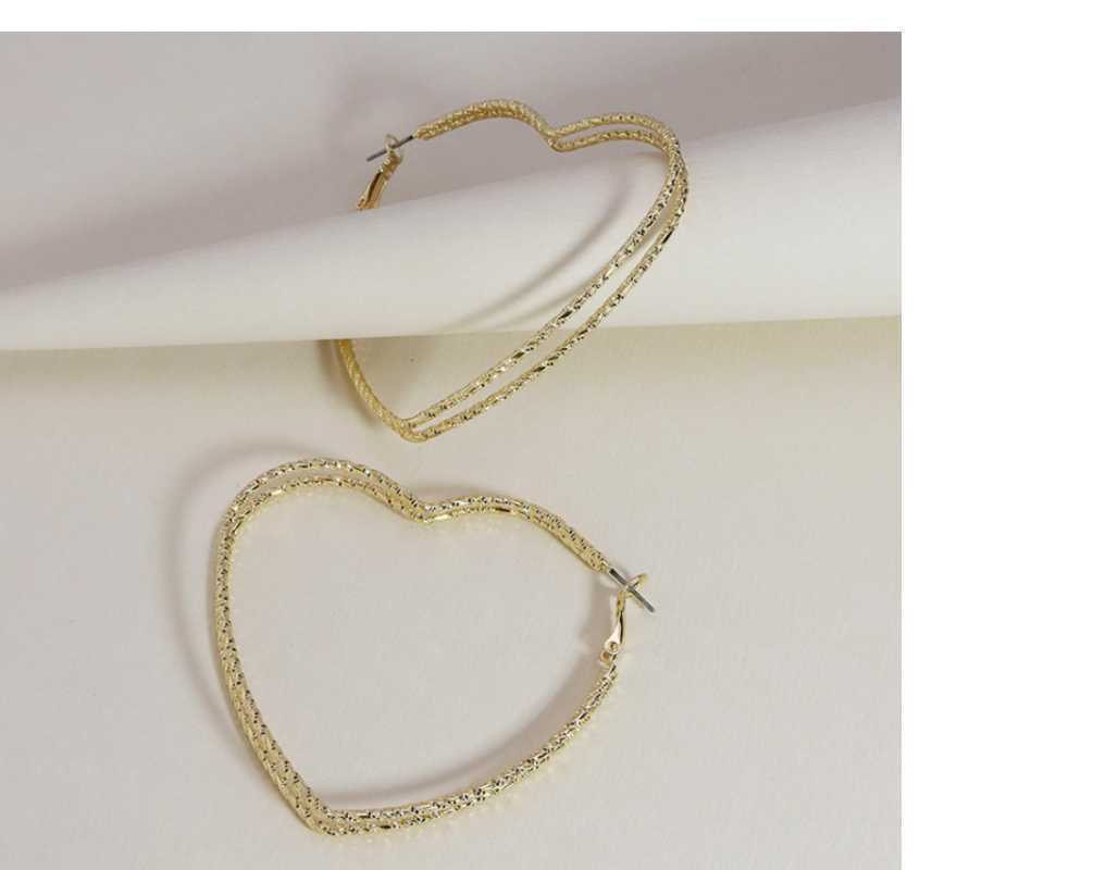 

Hoop & Huggie 2021 European And American Wowen Creative Classic Design Copper Alloy Gold Big Heart Shape Personality Earrings 2pairs/lot