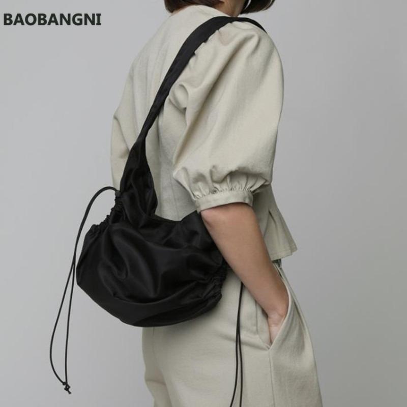 

Solid Color Nylon Totes Shoulder Bags for Women Personalized Pleated Drawstring Lady Bag Simple Female Commuter Handbag, Black