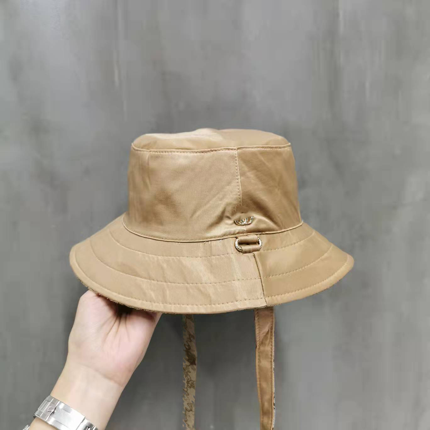 

Luxury Designer Hat Bucket Hat fisherman hats classic style high quality canvas for men and women 2 colors are available very beautiful nice, Box