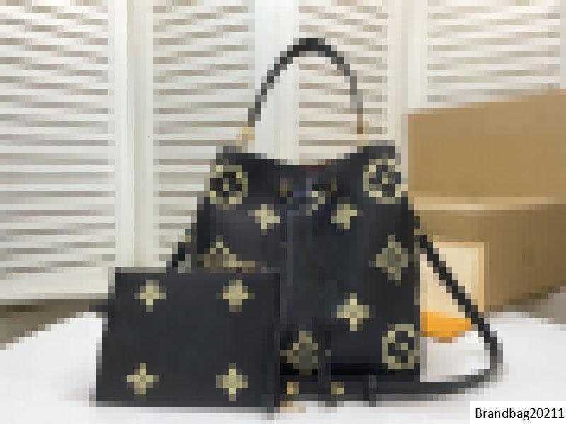 

NEONOE MM Shoulder bag M45497 Grain Leather 2020 Preceding Sale New Size:26.0 x 26.0 x 17.5CM, Black;red