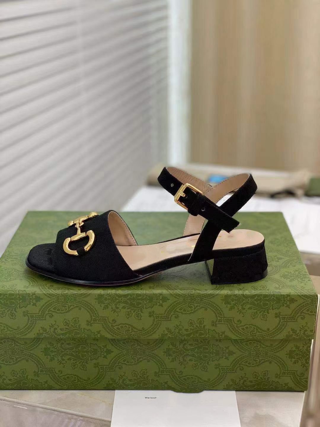 

100% Leather rough heel woman shoes fashion Metal buckle Sexy sandals Soft cattle Womens beach Large size 34-40 mkj0001