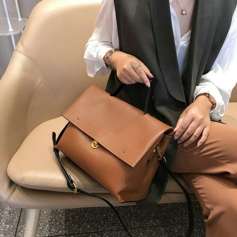 

2021 Autumn and Winter New Leather Handbags Large Messenger Bag Briefcase Single Shoulder Diagonal Bag, Black