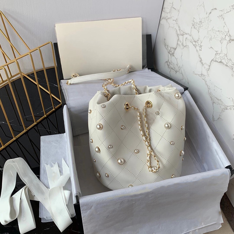 

Pearl makeup bucket bag Every year the bucket bag is a top-selling category 165 fashion bags Delicate, elegant and chic A perfect match