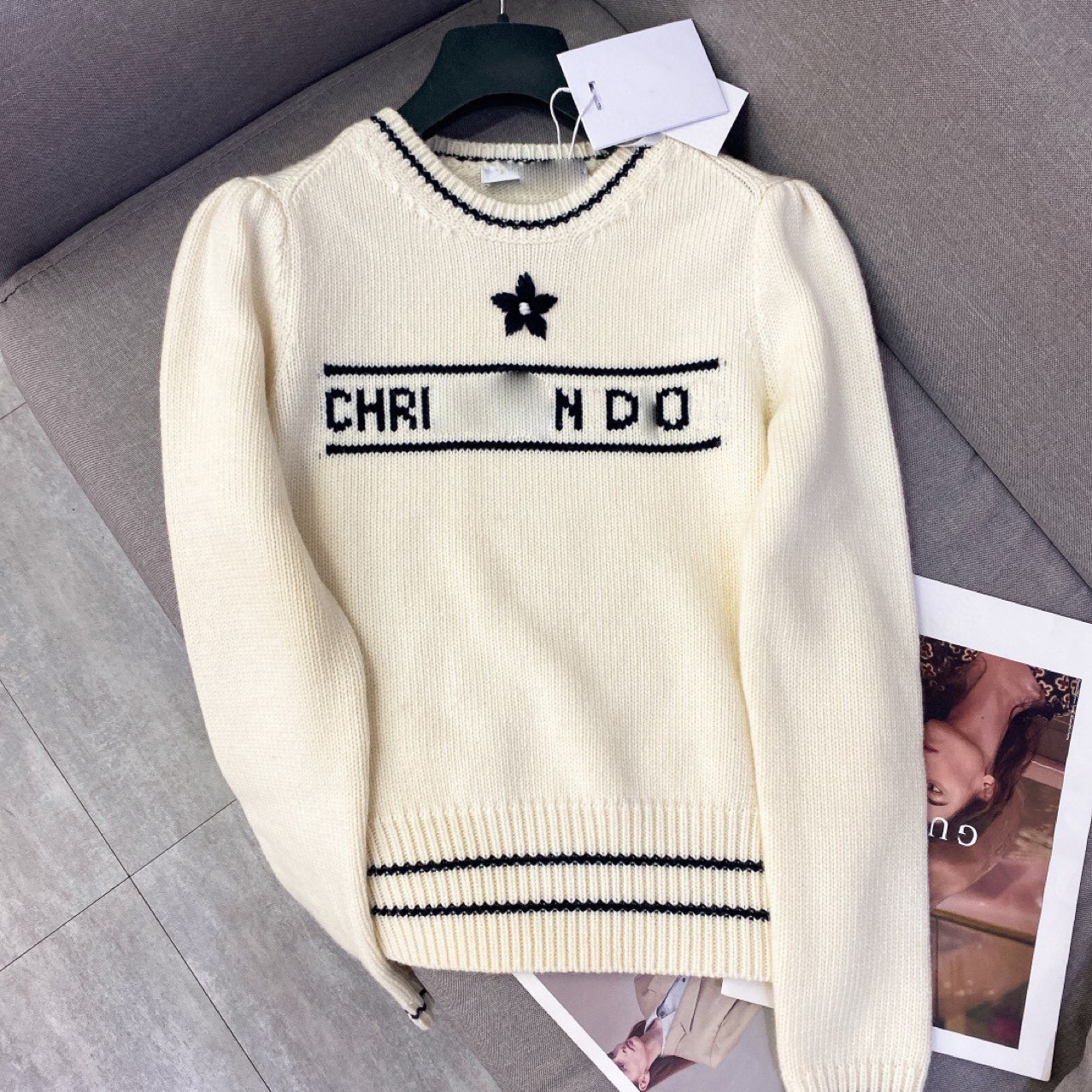 

21 Early Autumn New Letter Jacquard round Neck Pullover Long Sleeve Top Female CD Sheep Plush Knitted Sweater Womens Sweater, White