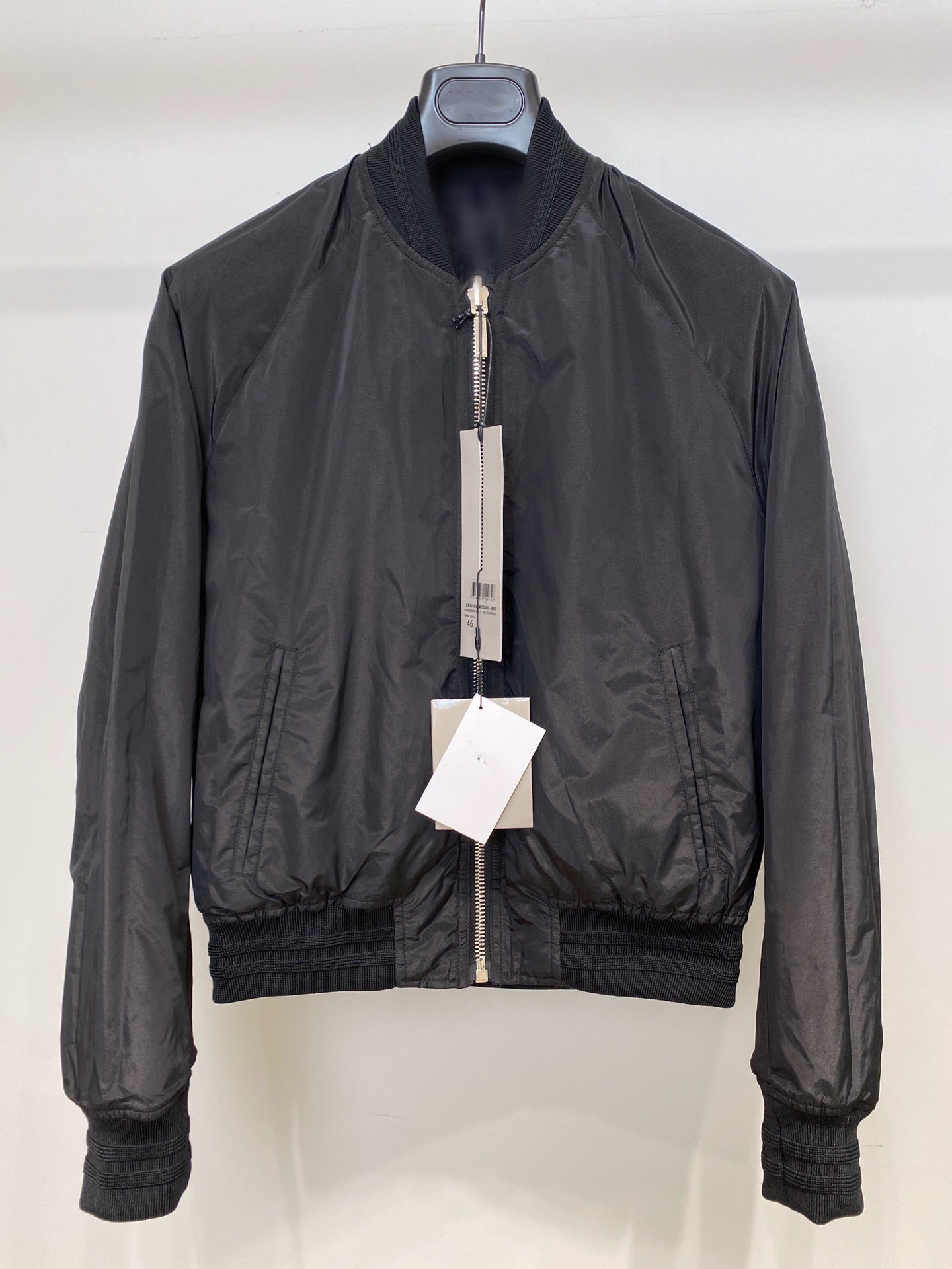 

2021 lastest winter reverse wearing lettering printed jackets, Black