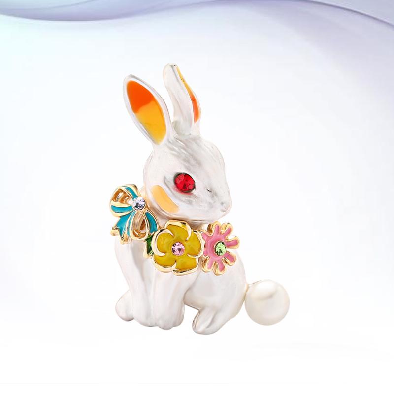 

Pins, Brooches Fashion Personality White D Brooch Creative Jewelry, Gray